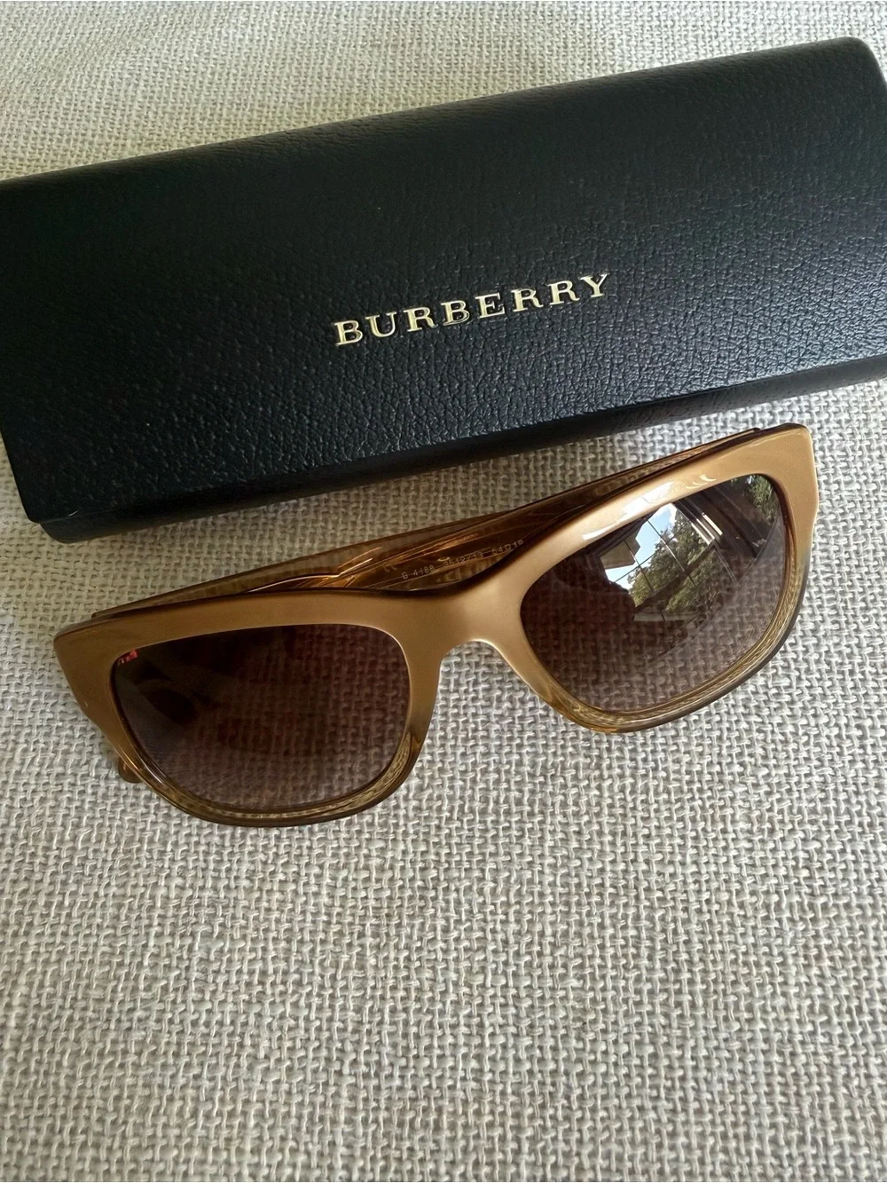 Burberry be4188 hazelnut